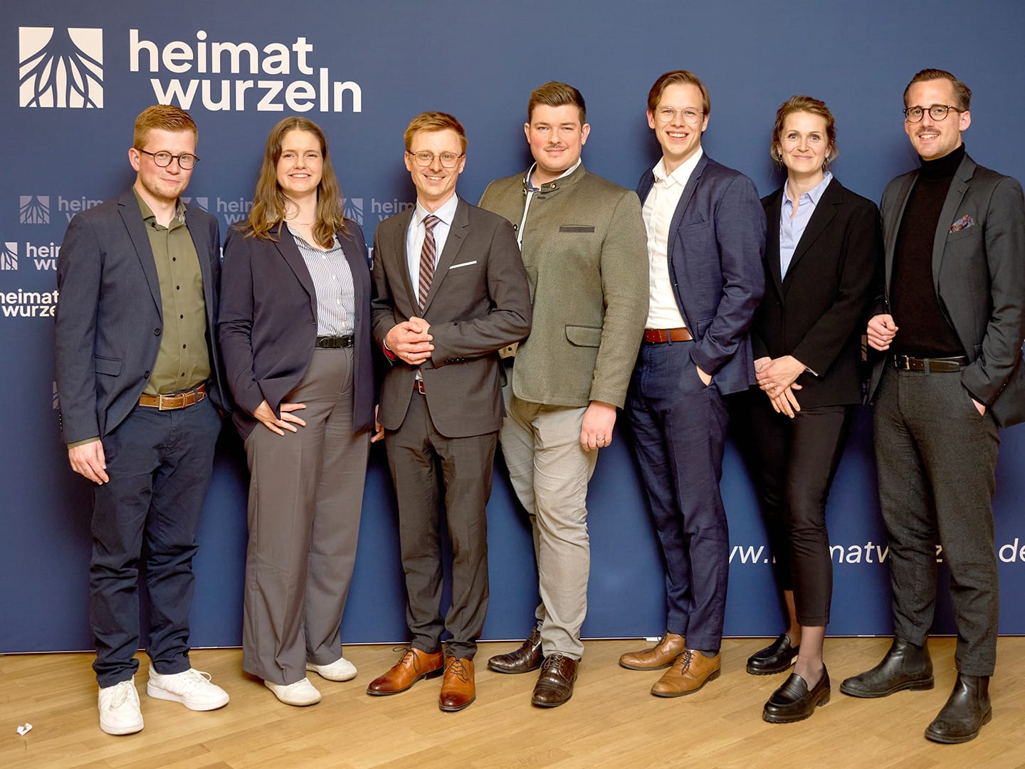 Team von Heimatwurzeln bei einem gemeinsamen Gruppenfoto